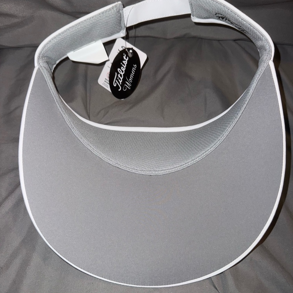 Titleist visor - Picture 2 of 2